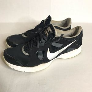 Nike men’s woman  sneakers size 9.5 black